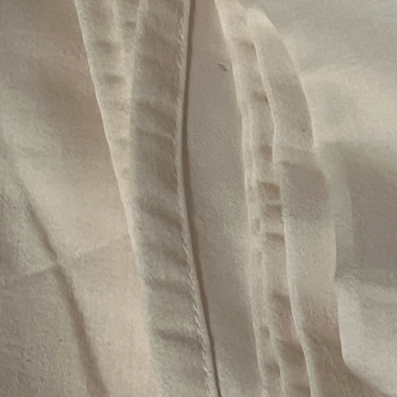 Prescott Fine linen King size Flat sheet! Firm Price - Picture 10 of 15